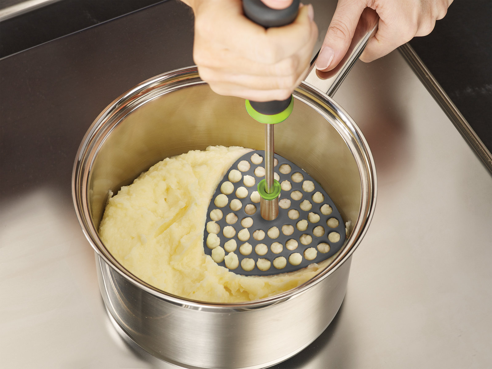 Ergonomisch geformter, faltbarer Kartoffelstampfer | Delta