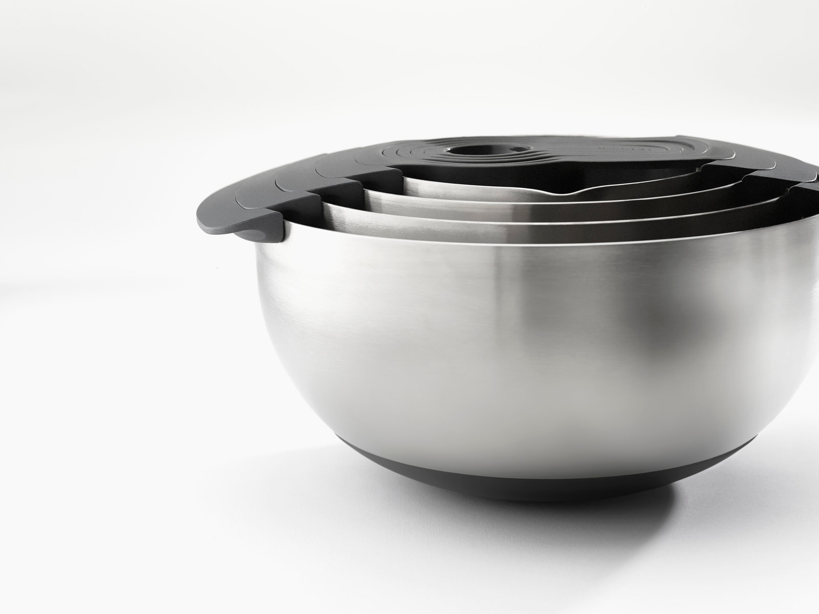 Kompaktes 9-teiliges Schüssel-Set aus Edelstahl zur Speisenzubereitung - Messbecher, Rührschüsseln, Siebe | Nest 9 Steel Bowl