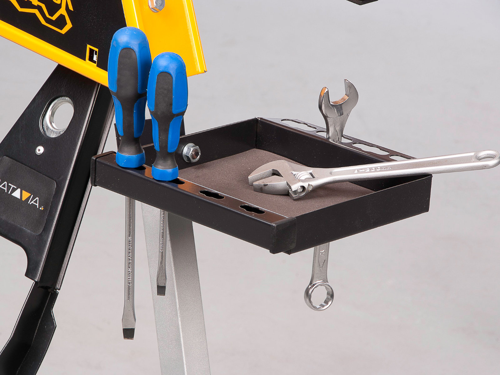 2-batavia_croc_lock_mit_zubehoer_werkbank_arbeitsstation_klemmbock_26177-7059645_7