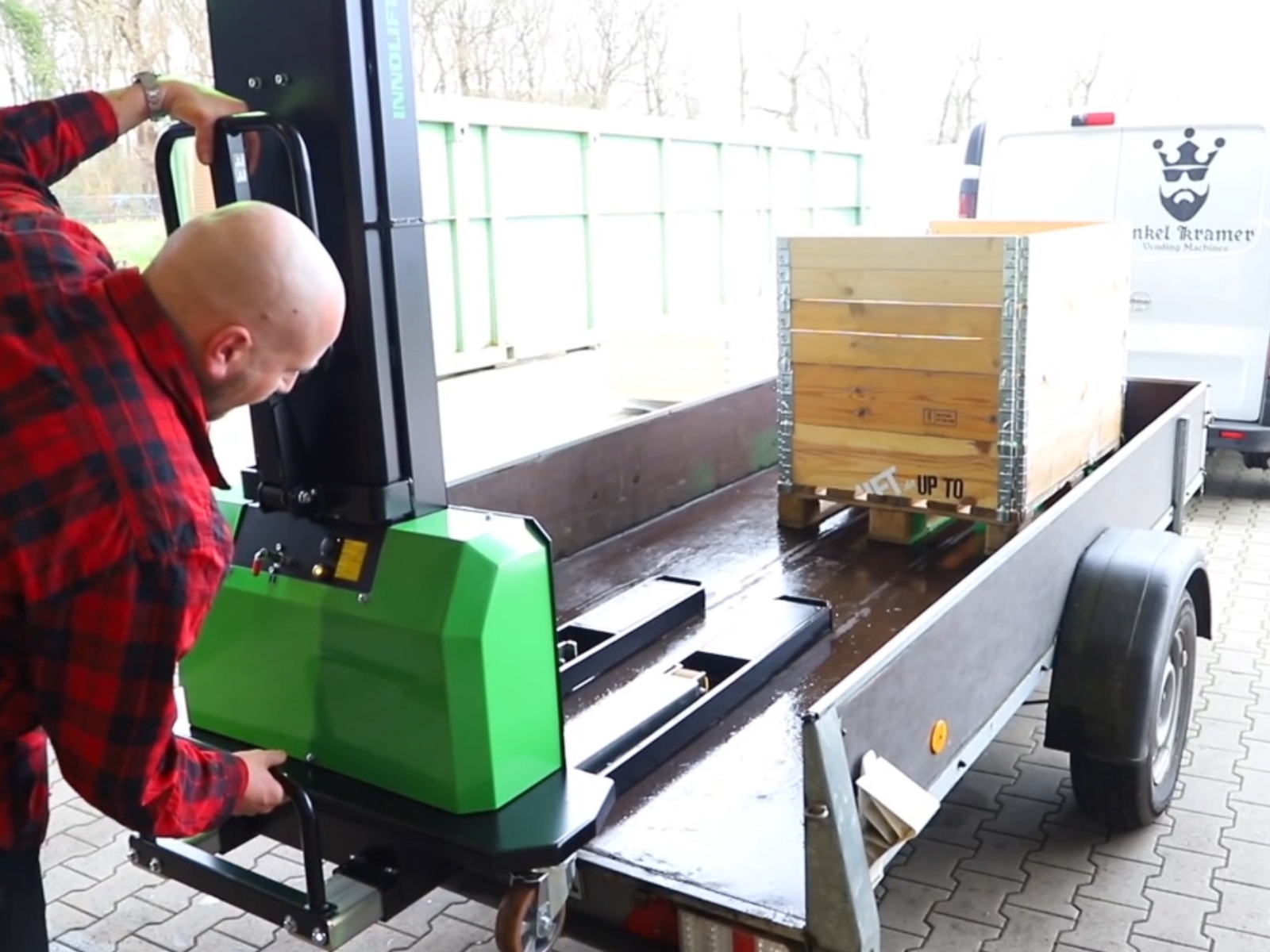 21-innolift_allgemein_mitnehmstapler_selbstverladend_funktionsweise_teleskopieren_501