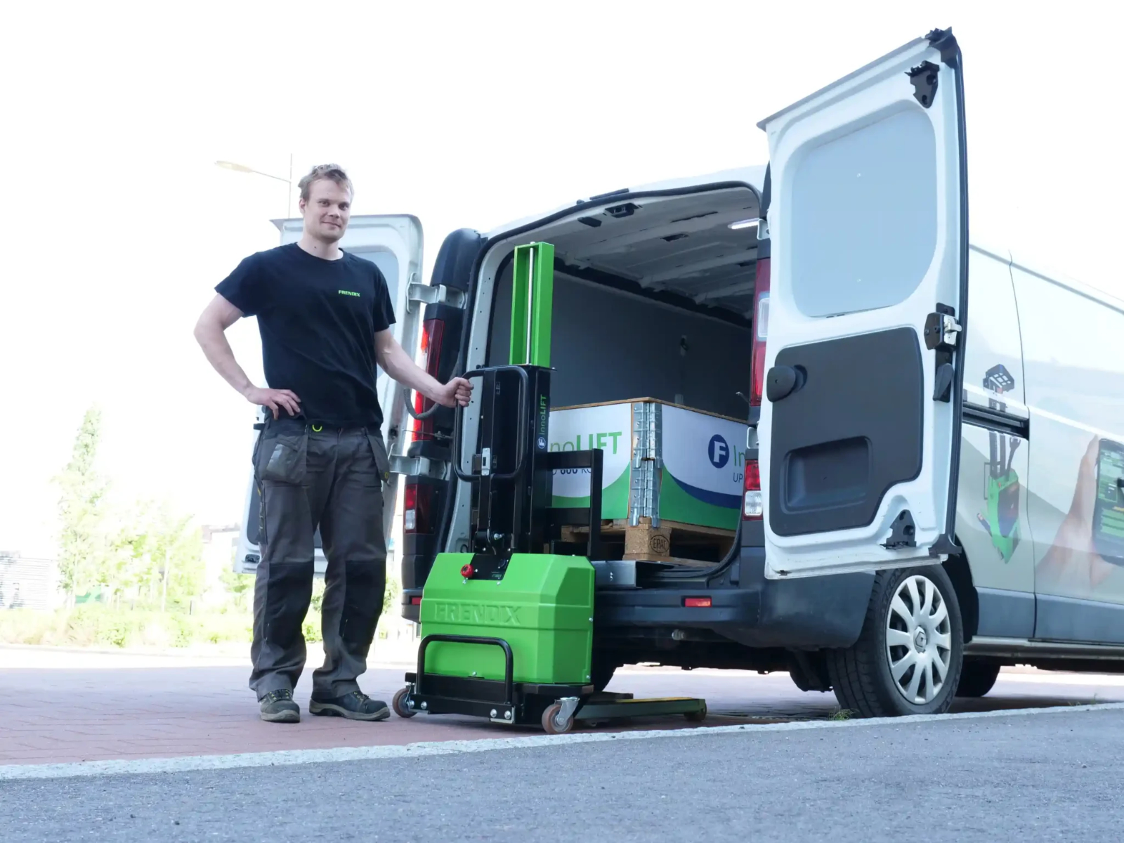 2-innolift_allgemein_mitnehmstapler_selbstverladend_funktionsweise_teleskopieren_50jpg