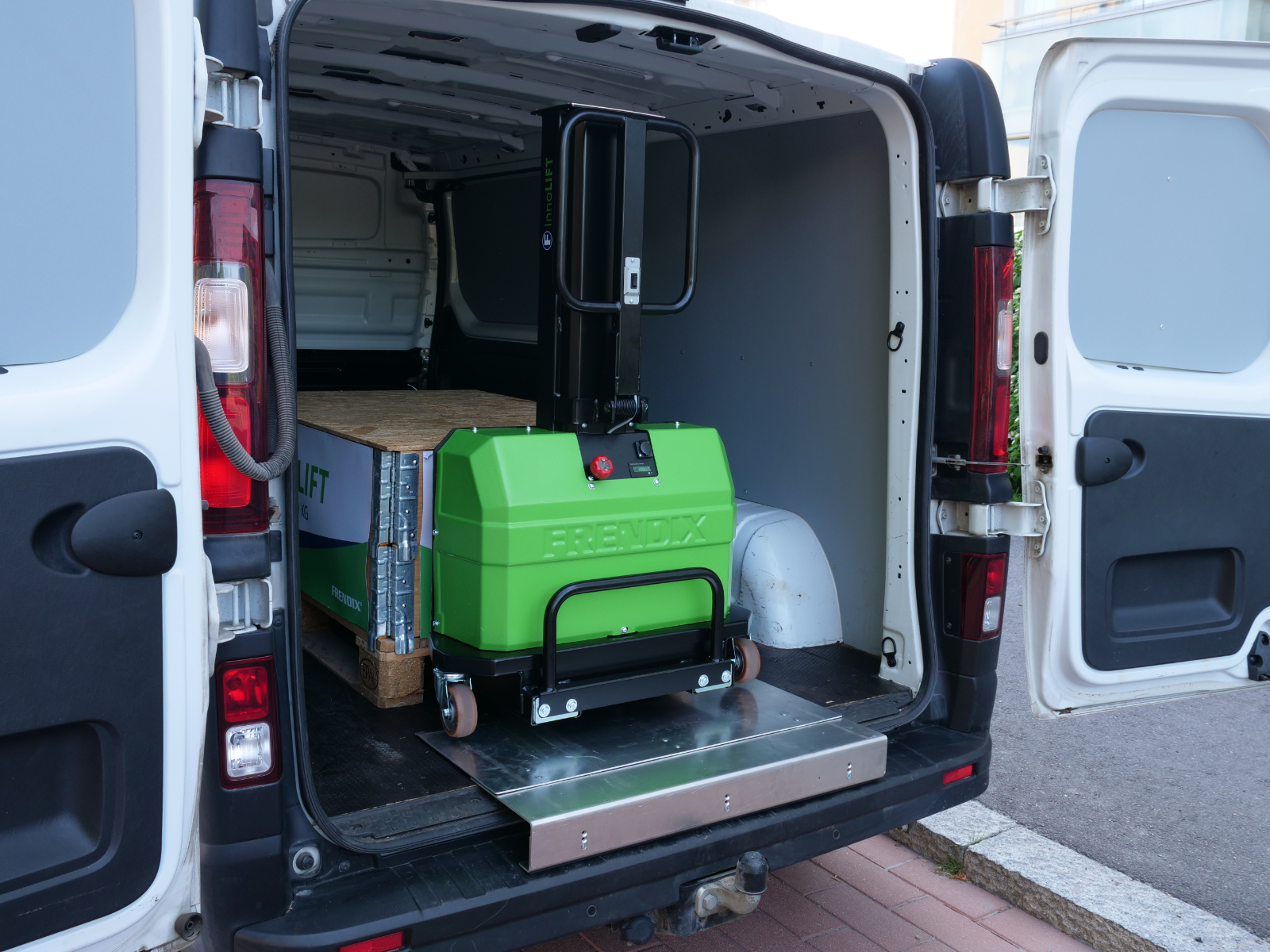 Ladeplatte 800 mm für InnoLIFT® ─ 600 kg │Patentierter Selbstverladender Mitnahmestapler ─ Elektro-Hochhubwagen│Frendix